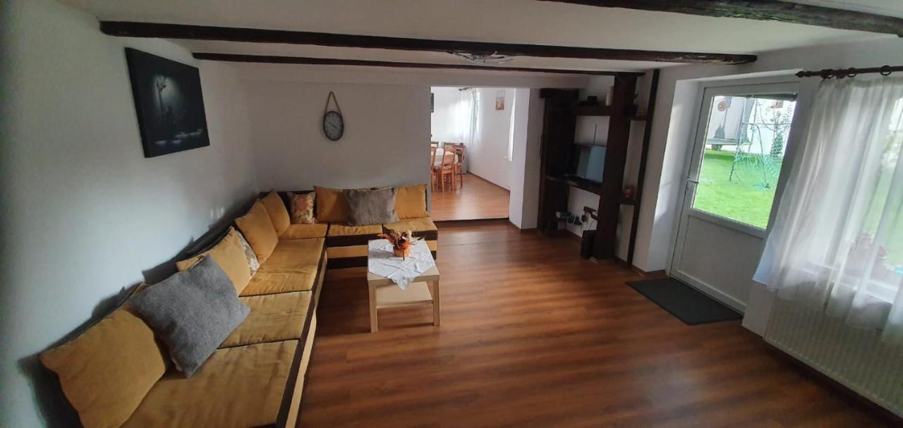 Casa De Oaspeti Laura Rîşnov Extérieur photo