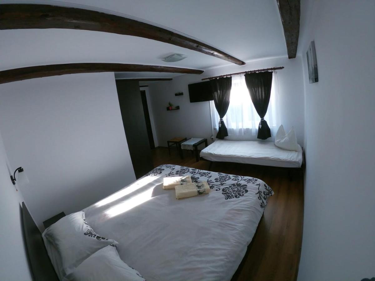 Casa De Oaspeti Laura Rîşnov Extérieur photo