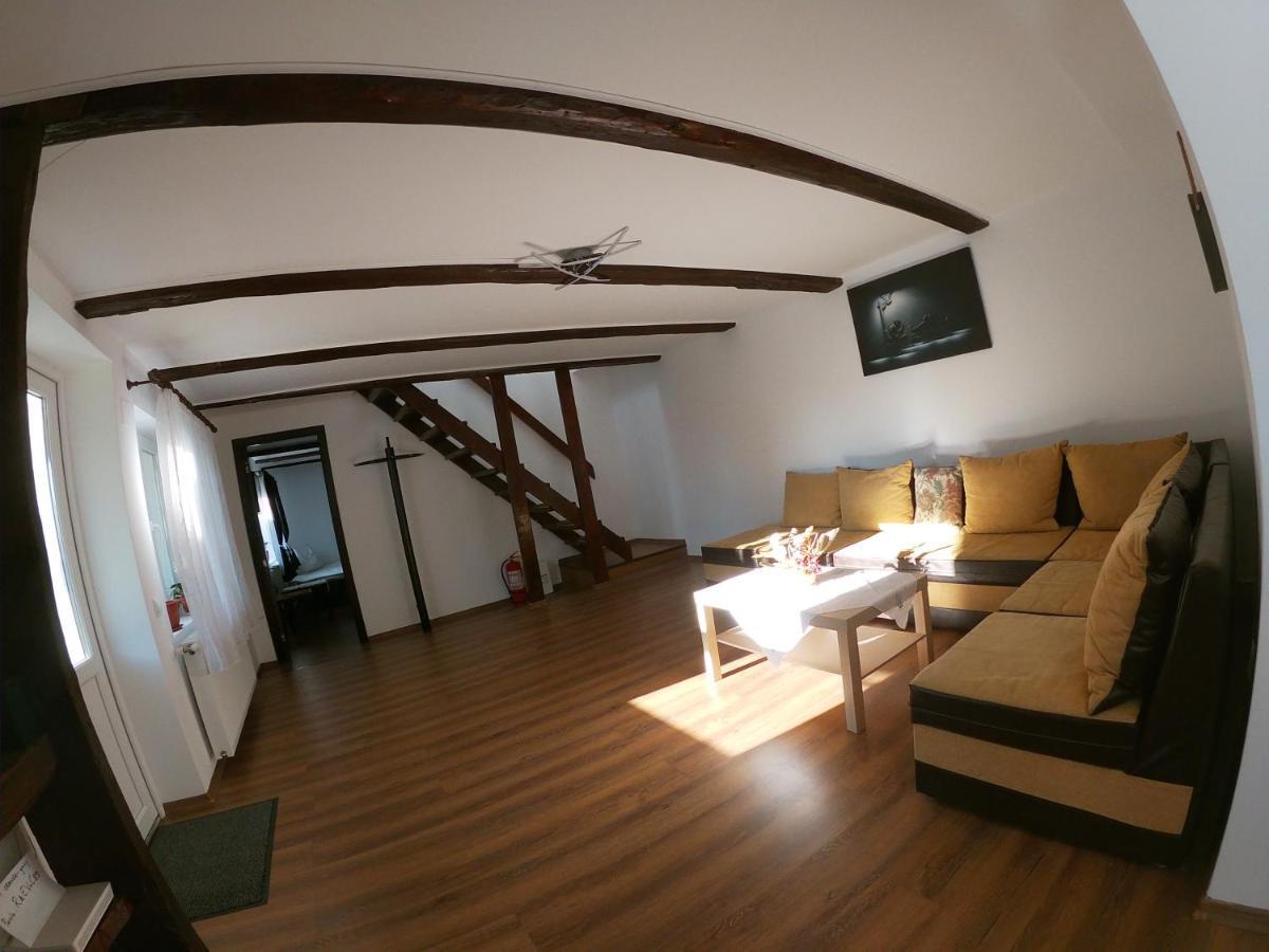 Casa De Oaspeti Laura Rîşnov Extérieur photo