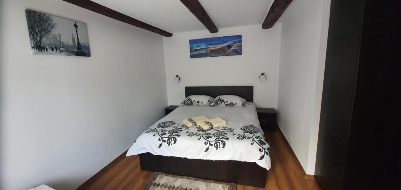 Casa De Oaspeti Laura Rîşnov Extérieur photo