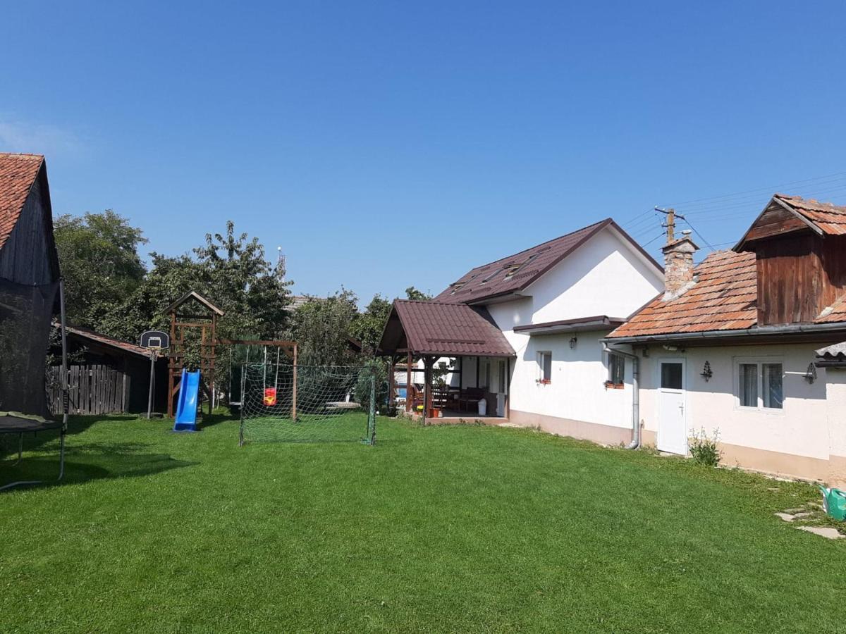 Casa De Oaspeti Laura Rîşnov Extérieur photo